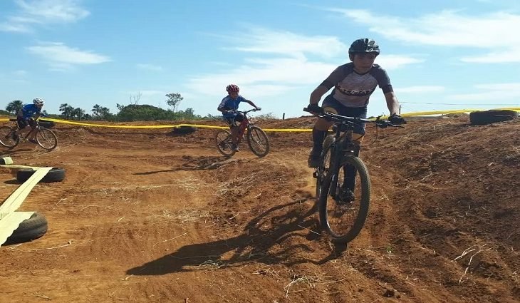 Fundação promove competição de ciclismo para crianças e adolescentes