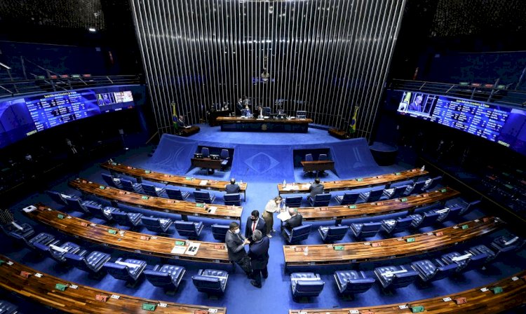 Com 64 votos a favor, Senado aprova PEC 'Fura Teto'