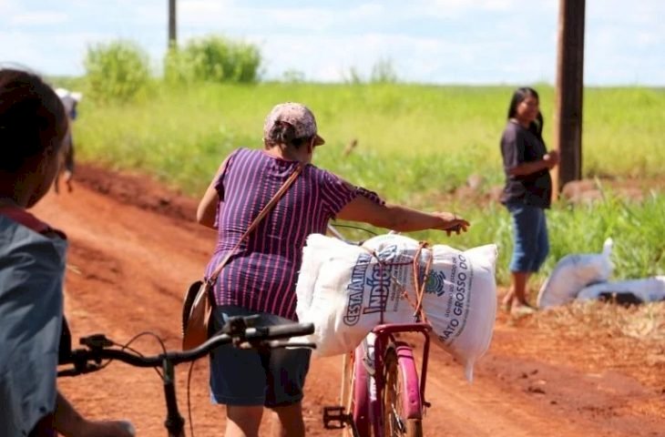 Governo inicia entrega de cestas básicas a indígenas