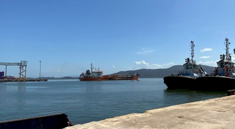 Concluída a dragagem de dois berços de atracação no Porto de São Francisco do Sul