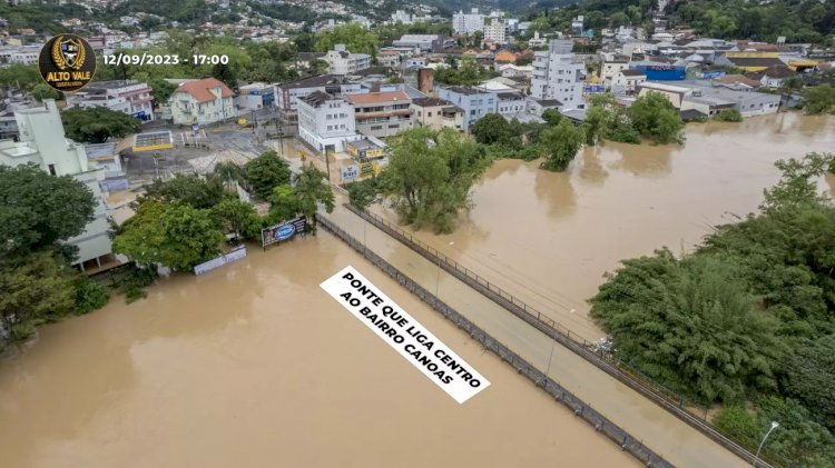 FOTOS: Rio do Sul tem noite histórica com pico no rio Itajaí-Açu