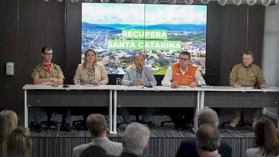 AO VIVO: Governo de SC fala sobre previsão de chuvas, ciclone e recuperação após estragos