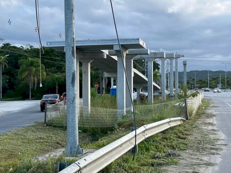 SC-401 terá uma pista interditada em cada sentido nesta terça-feira a partir das 22h