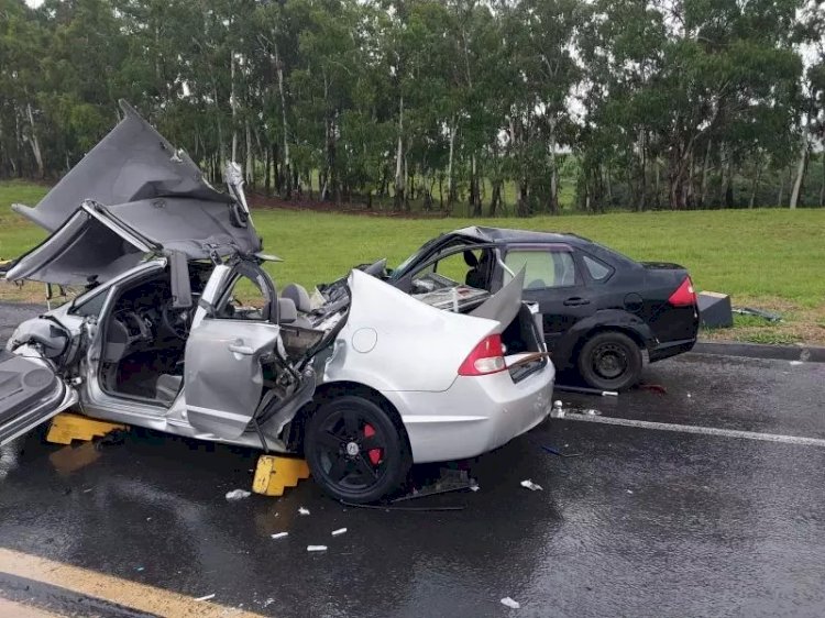 Colisão entre carros na BR-116 deixa dois mortos e seis feridos, na Serra de SC