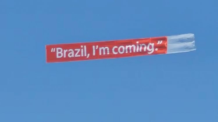 Madonna no Rio: avião circula na orla de Copacabana com a faixa 'Brazil, I'm coming'